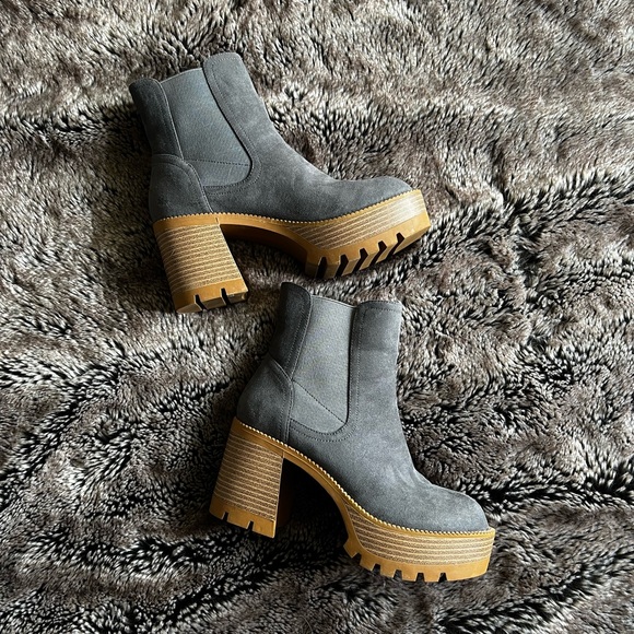 Dolce Vita lug booties - Picture 1 of 4